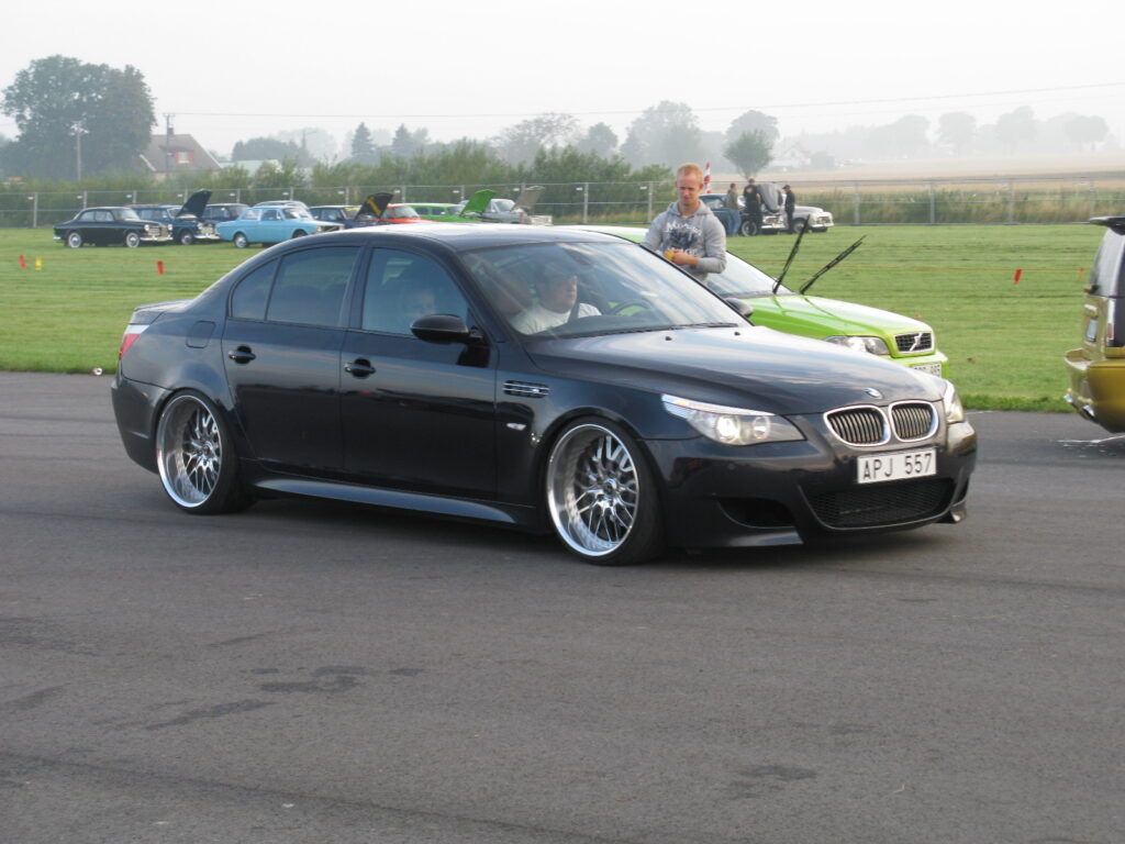 BMW M5 E60 (БМВ М5 E60), 5.0 МТ