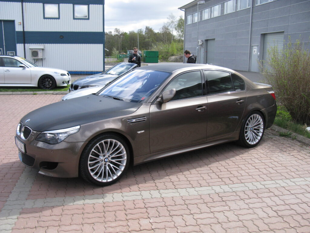 BMW M5 E60 (БМВ М5 E60), 5.0 АМТ